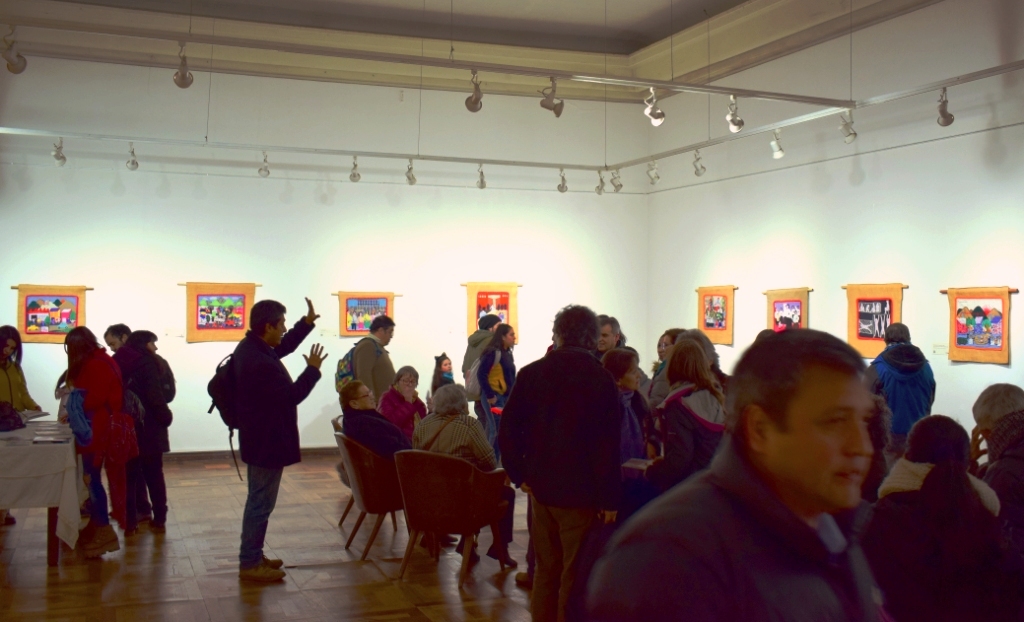 Attendees at the exhibition launch. (Photo: Boris Miño)